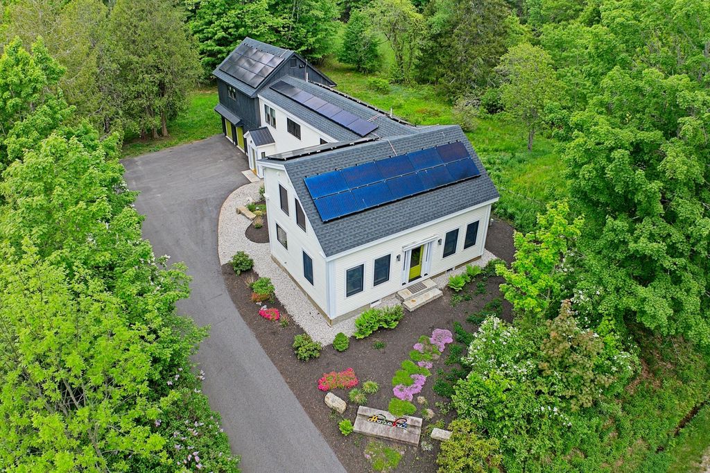 18 Greely Road, Cumberland, ME 04021 — exterior