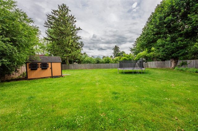 10 Constitution Circle, Chili, NY 14624