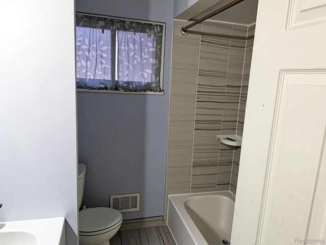 8131 Marian Street, Warren, MI 48093