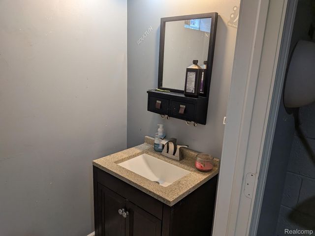 8131 Marian Street, Warren, MI 48093