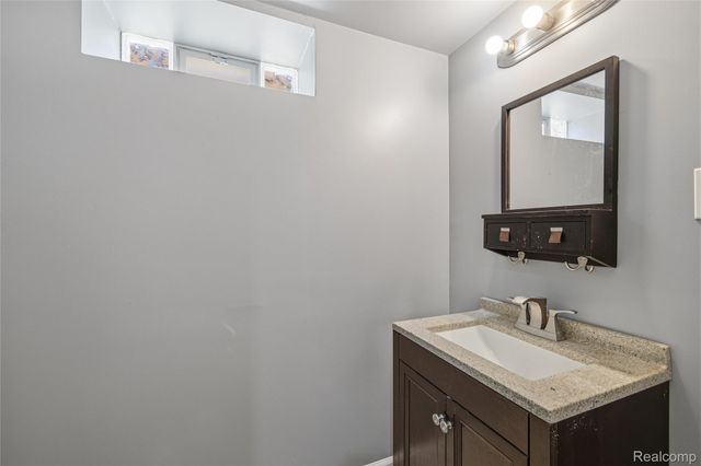 8131 Marian Street, Warren, MI 48093