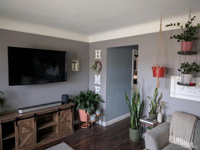 8131 Marian Street, Warren, MI 48093