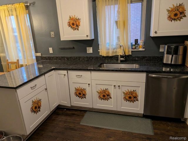 8131 Marian Street, Warren, MI 48093