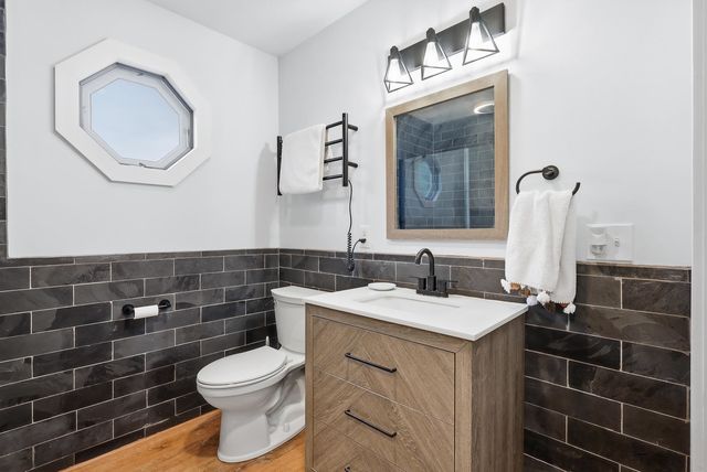 2810 Middle Road, Davenport, IA 52803