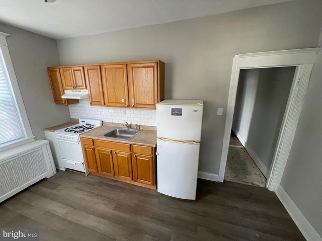 2001 N 52ND ST, Philadelphia, PA 19131