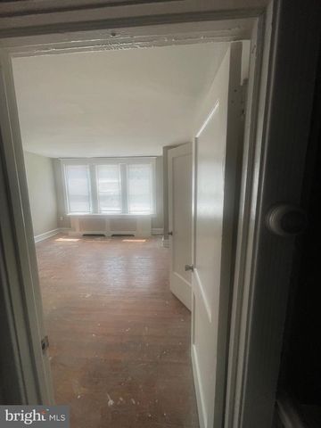 2001 N 52ND ST, Philadelphia, PA 19131