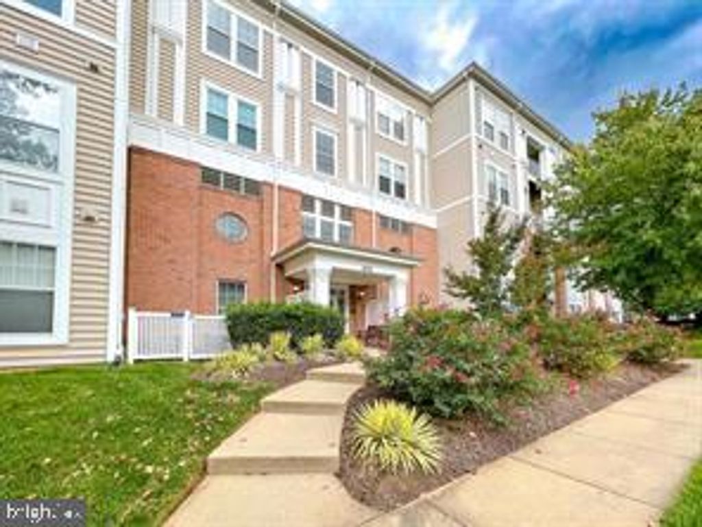 100 WATKINS POND BLVD #2-307, Rockville, MD 20850