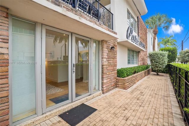 2130 Park Ave TH10, Miami Beach, FL 33139