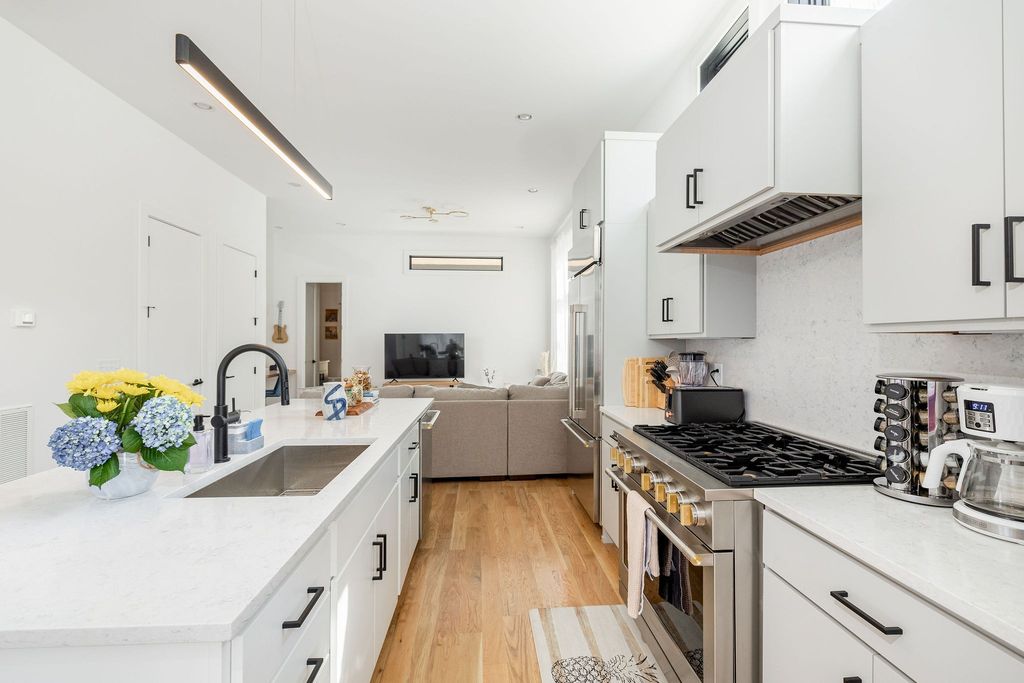 1511 16th Ave S Unit E, Nashville, TN 37212