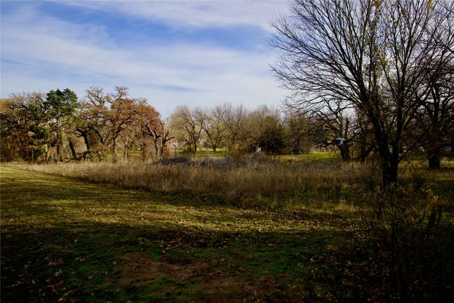 111 N Stadium Drive, Alvord, TX 76225