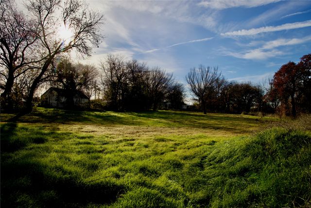 111 N Stadium Drive, Alvord, TX 76225