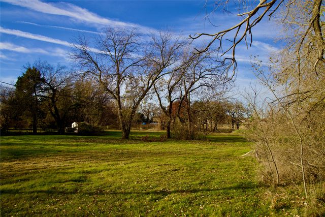 111 N Stadium Drive, Alvord, TX 76225