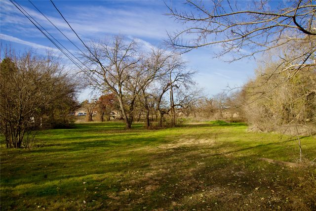 111 N Stadium Drive, Alvord, TX 76225