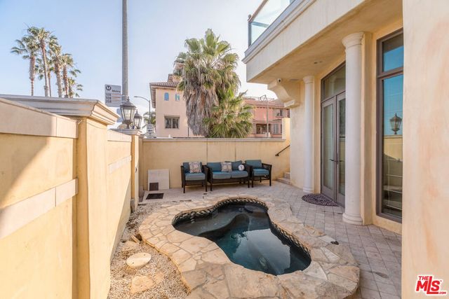 119 Via Marina, Marina Del Rey, CA 90292