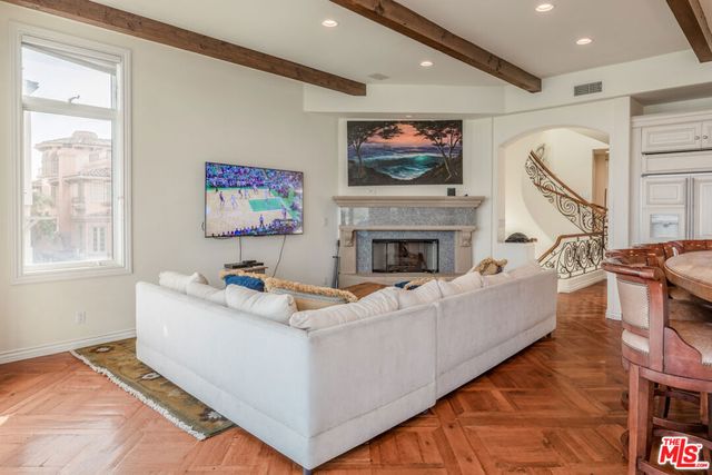 119 Via Marina, Marina Del Rey, CA 90292