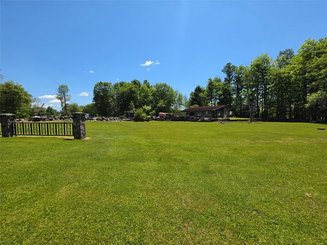 10163 SAMPSON Road, Erie, PA 16509