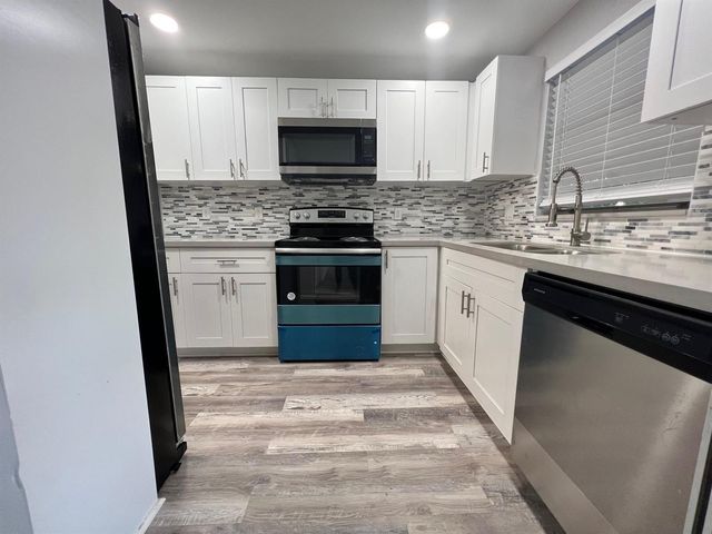 1340 NE 28th Avenue 243, Pompano Beach, FL 33062