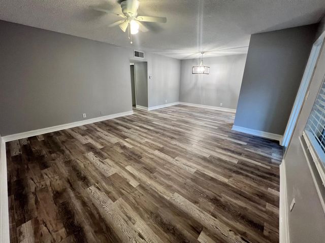 1340 NE 28th Avenue 243, Pompano Beach, FL 33062
