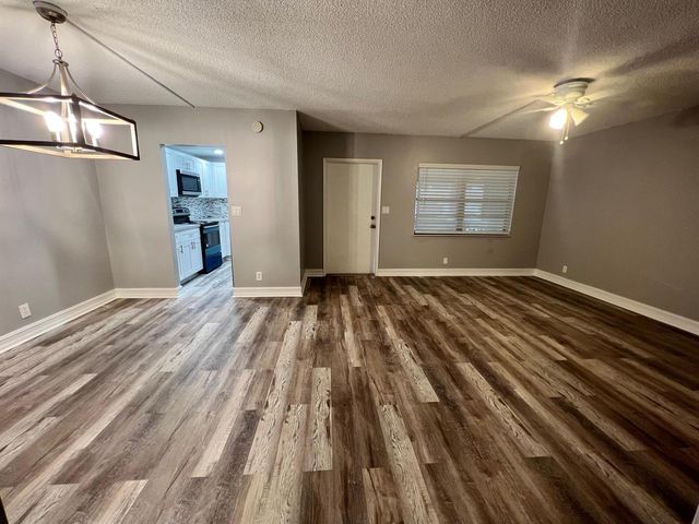 1340 NE 28th Avenue 243, Pompano Beach, FL 33062
