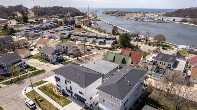 49 Howard Avenue 1, Grand Haven, MI 49517