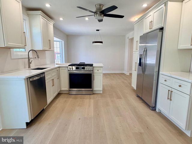 31 BERKLEY RD, Broomall, PA 19008