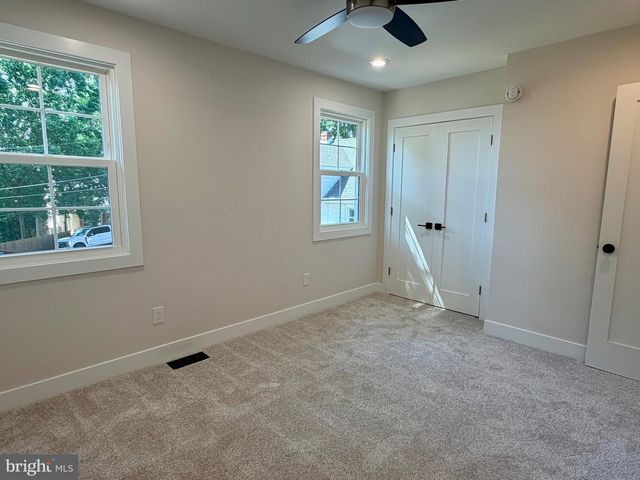 31 BERKLEY RD, Broomall, PA 19008