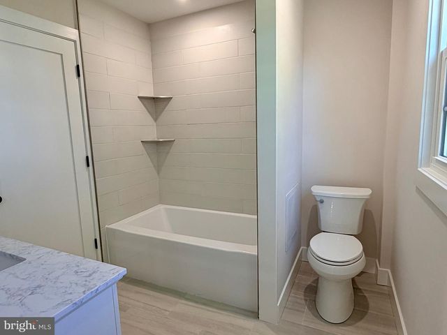 31 BERKLEY RD, Broomall, PA 19008