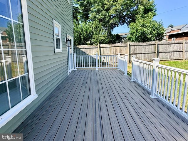 31 BERKLEY RD, Broomall, PA 19008
