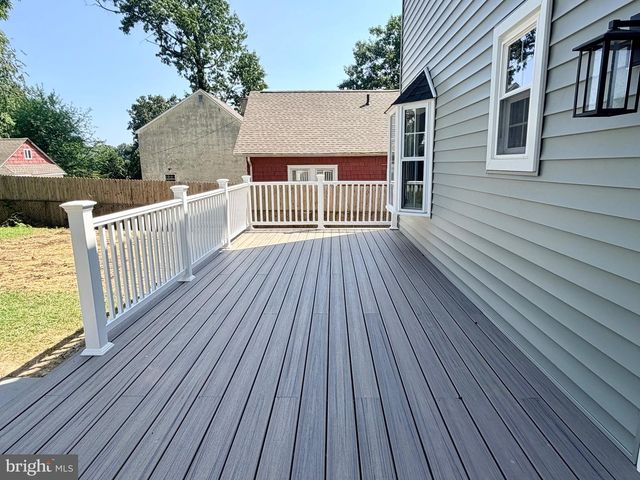 31 BERKLEY RD, Broomall, PA 19008