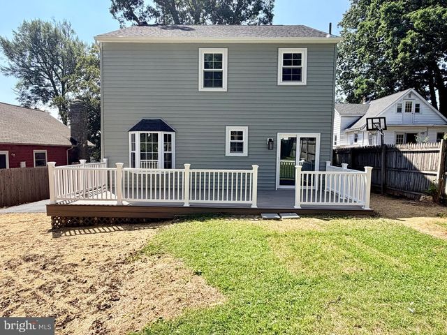31 BERKLEY RD, Broomall, PA 19008