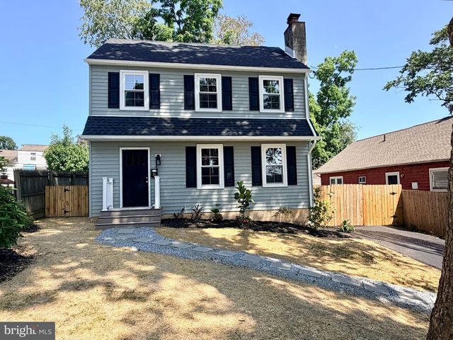 31 BERKLEY RD, Broomall, PA 19008
