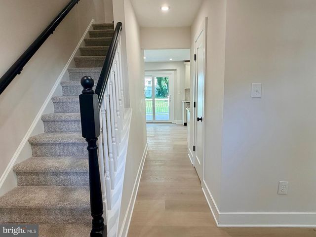 31 BERKLEY RD, Broomall, PA 19008