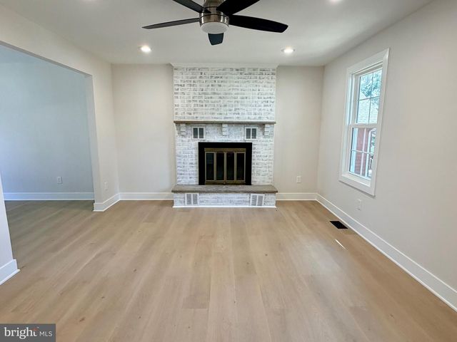 31 BERKLEY RD, Broomall, PA 19008