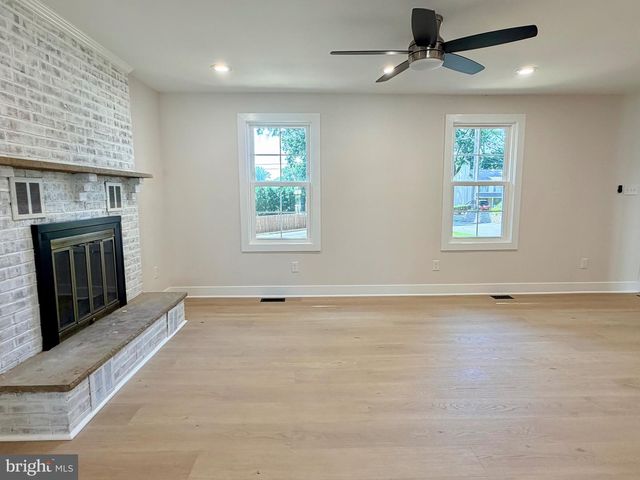 31 BERKLEY RD, Broomall, PA 19008