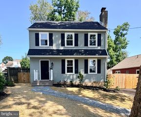 31 BERKLEY RD, Broomall, PA 19008