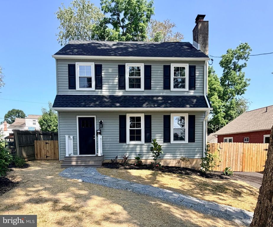 31 BERKLEY RD, Broomall, PA 19008