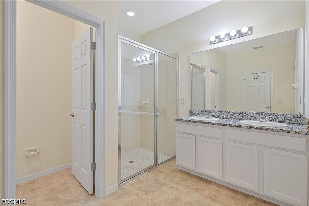 Image 20 of property listing at 4402 NW 32nd TER, Cape Coral, FL 33993