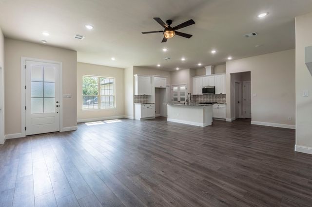 458 Jim Walters Drive, Runaway Bay, TX 76426