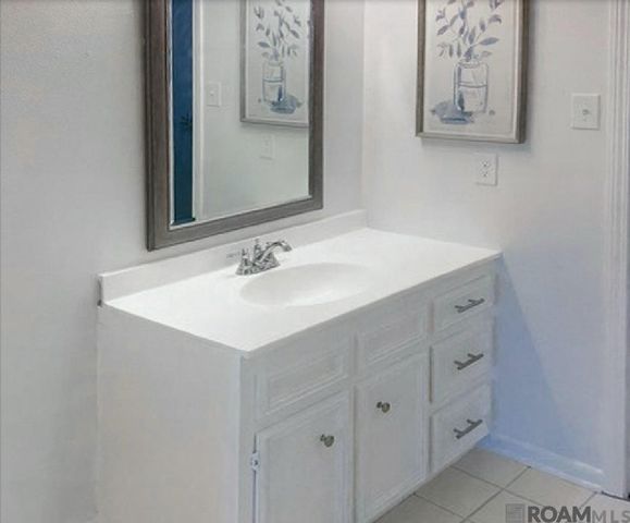 13824 Rampart Ct, Baton Rouge, LA 70810