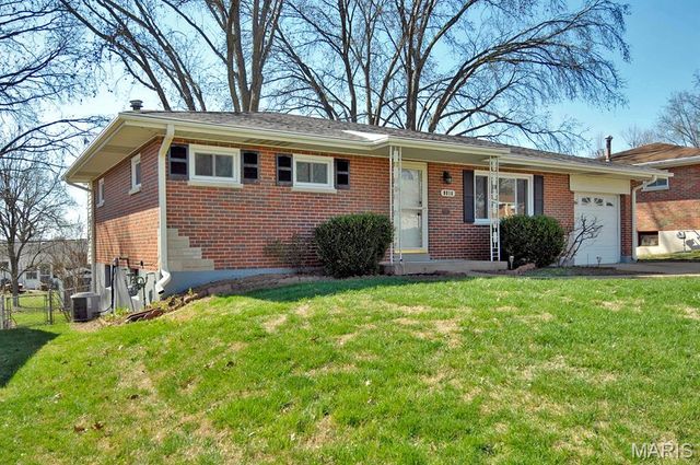 9816 Lakeford Lane, Unincorporated, MO 63123