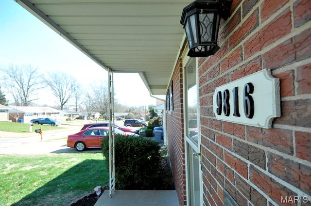 9816 Lakeford Lane, Unincorporated, MO 63123