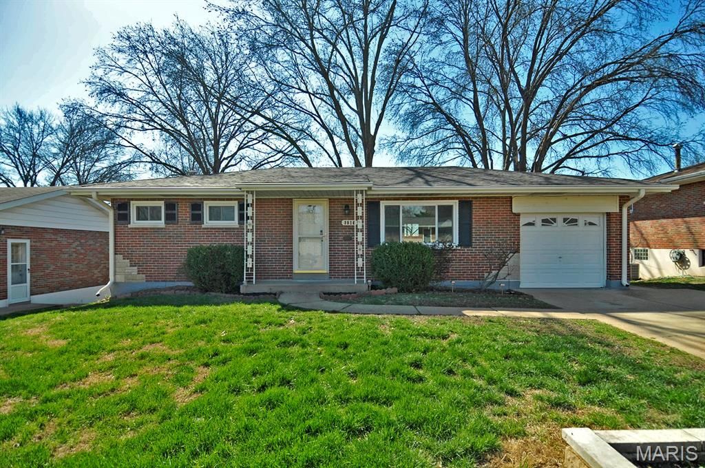 9816 Lakeford Lane, Unincorporated, MO 63123