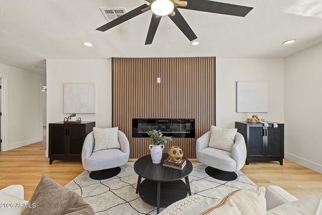 1330 E CATALINA Drive, Phoenix, AZ 85014