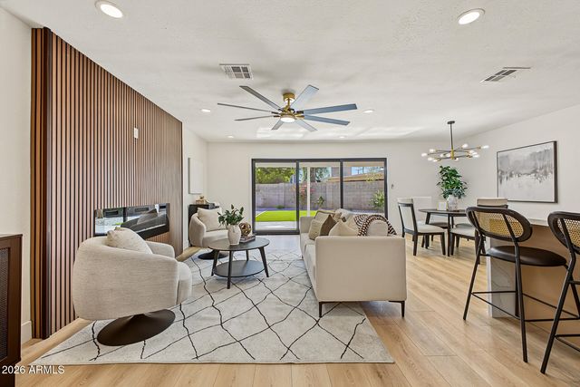 1330 E CATALINA Drive, Phoenix, AZ 85014