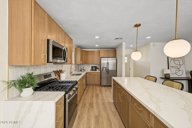1330 E CATALINA Drive, Phoenix, AZ 85014