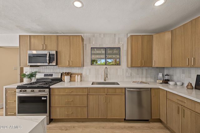 1330 E CATALINA Drive, Phoenix, AZ 85014