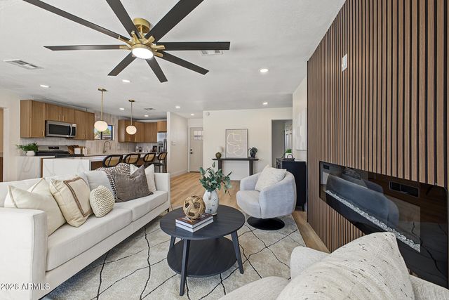 1330 E CATALINA Drive, Phoenix, AZ 85014