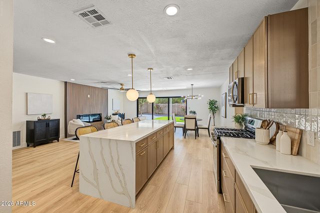 1330 E CATALINA Drive, Phoenix, AZ 85014
