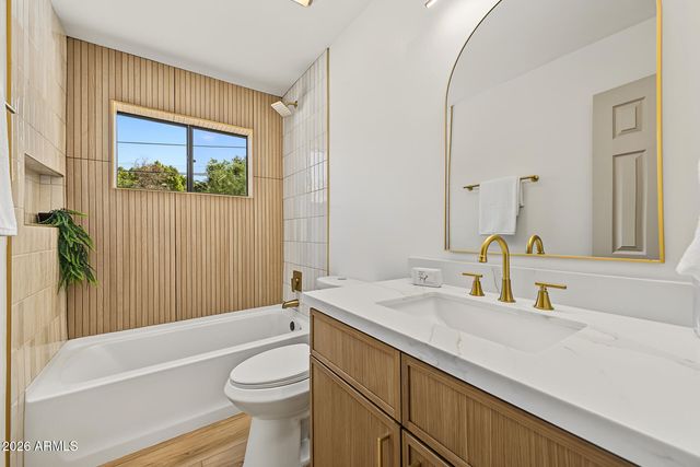 1330 E CATALINA Drive, Phoenix, AZ 85014