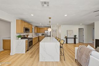 1330 E CATALINA Drive, Phoenix, AZ 85014